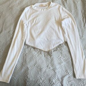 White long-sleeved shirt